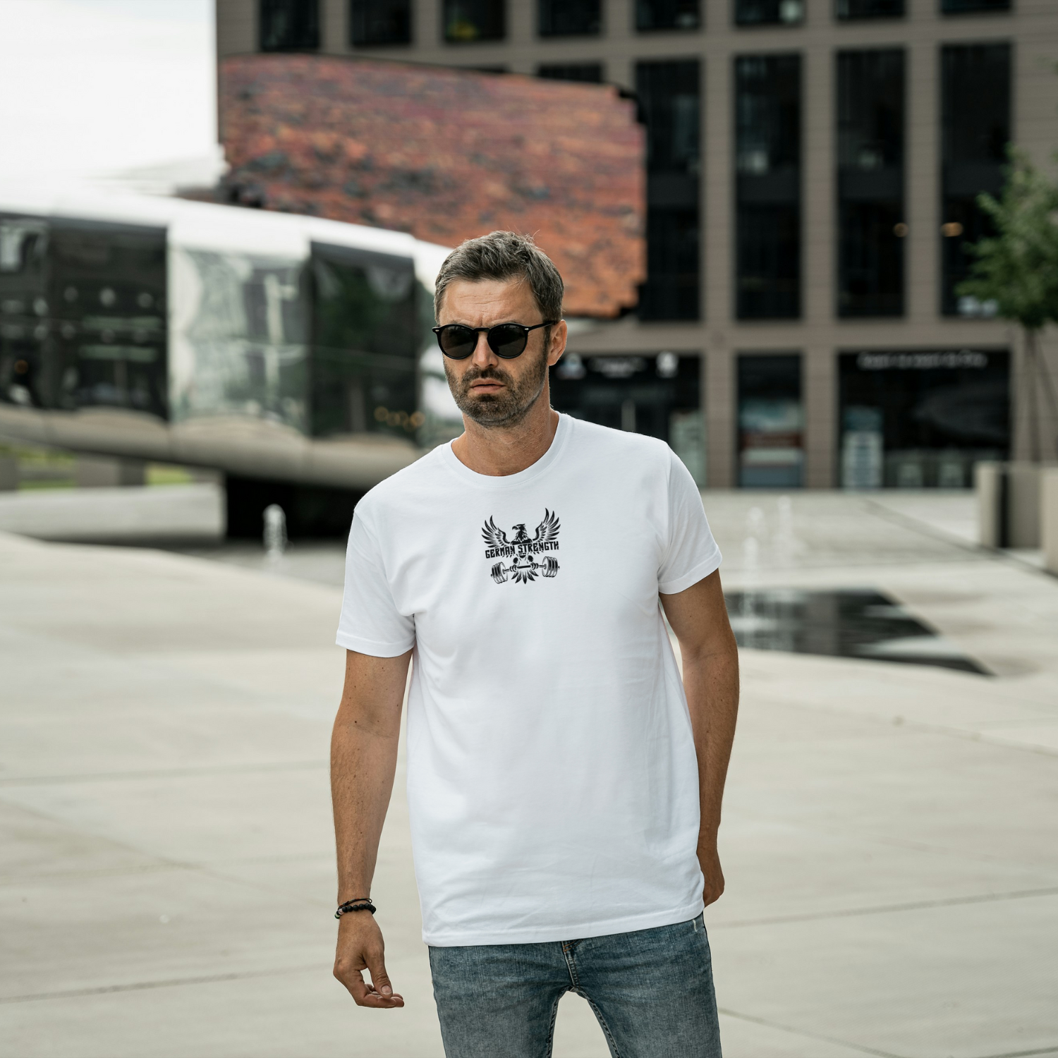 T-Shirt – „German Strength“ Frontprint Edition Spreadconnect